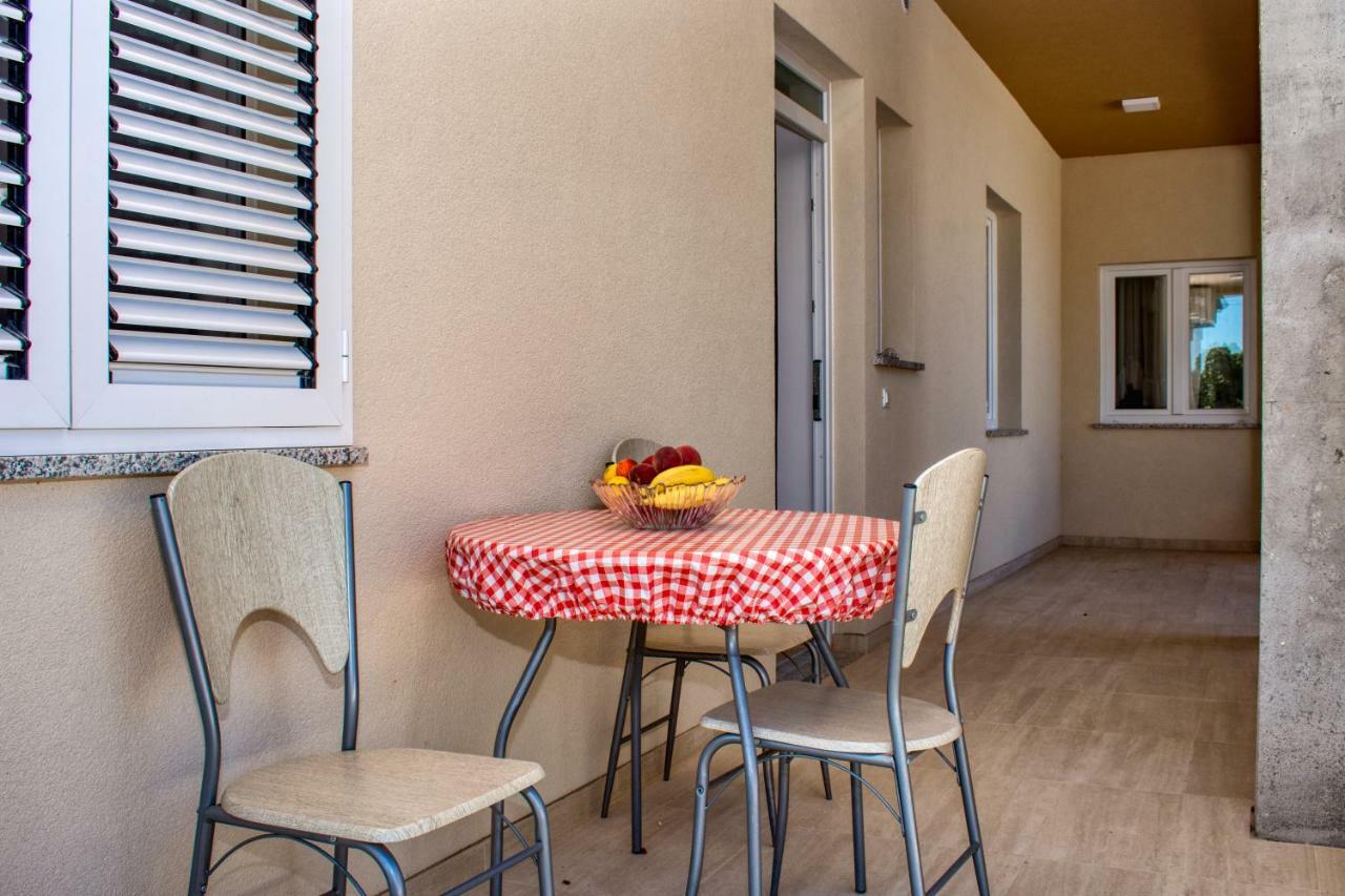 Apartman Ante Сукошан Экстерьер фото